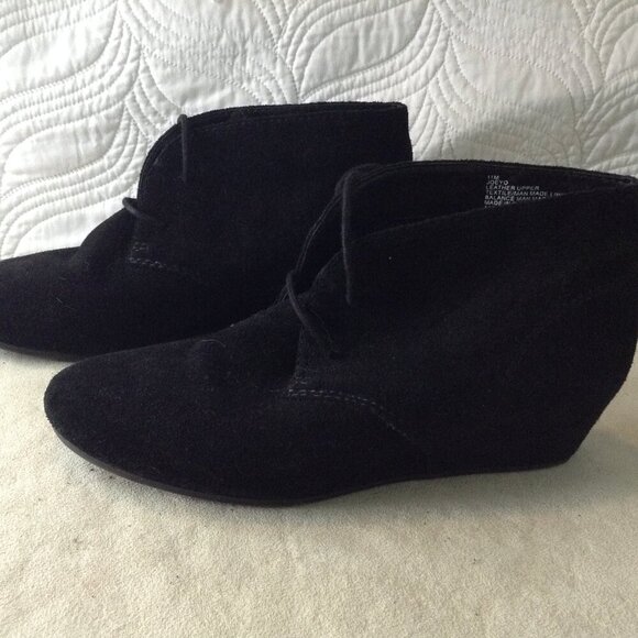 Nine West "Joeyo" 11M Black Suede Wedge, Lace up ankle boots, Steampunk, Goth - Picture 1 of 8